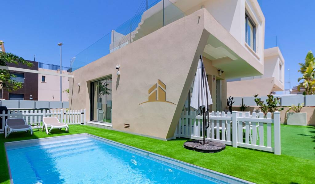 Chalet - Venta - Pilar de la Horadada - PUEBLO LATINO