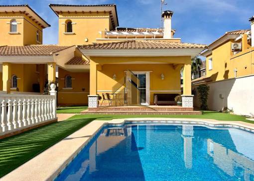 Villa - Sale - Orihuela Costa - Cabo Roig